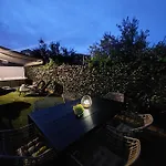 Garden Leoma With Free Parking!