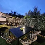 Apartman Garden Leoma With Free Parking! Zára