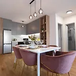 Garden Leoma With Free Parking! Apartman