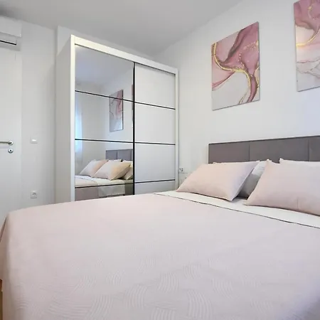 Apartman Garden Leoma With Free Parking! *