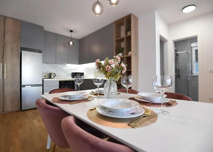 Garden Leoma With Free Parking! Apartment *