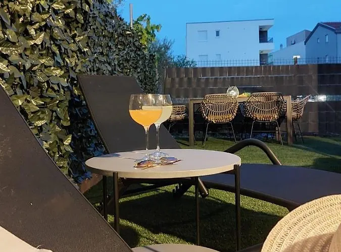 Apartment Garden Leoma With Free Parking! *