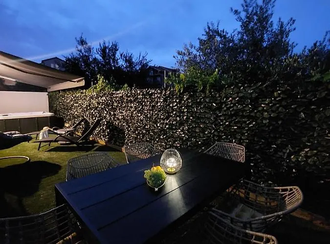 Garden Leoma With Free Parking!