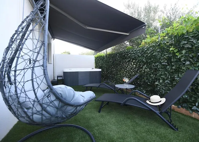 Garden Leoma With Free Parking! *