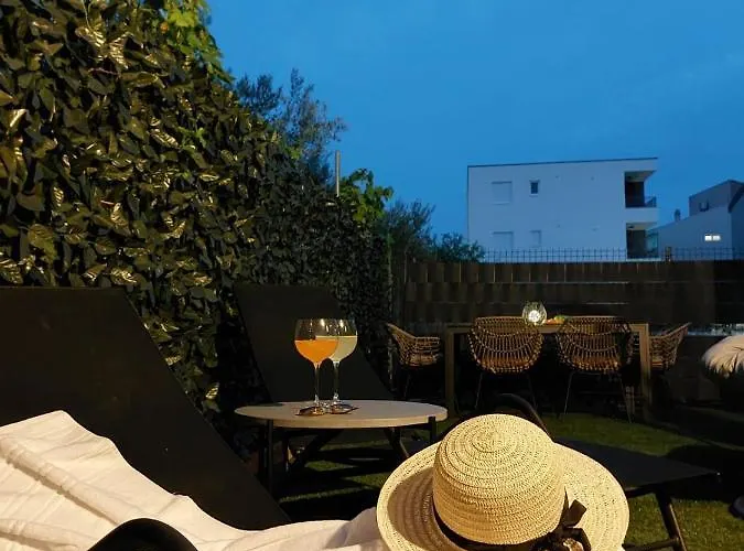 Garden Leoma With Free Parking! Apartment Zadar