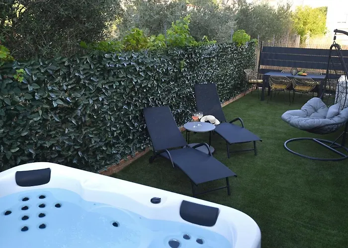 Garden Leoma With Free Parking! Apartment Zadar