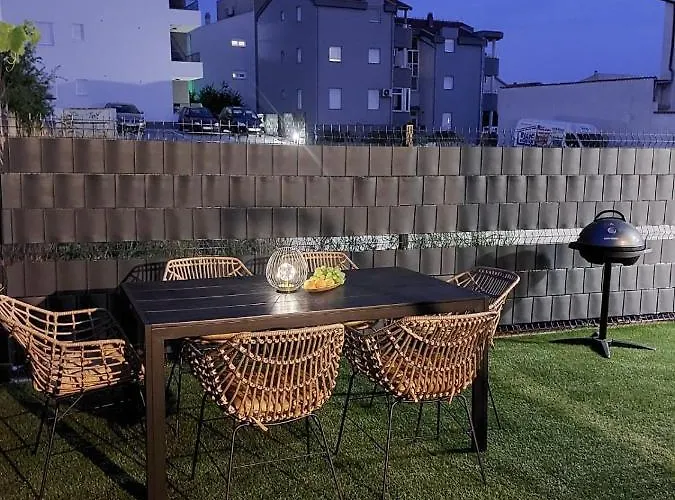 Apartment Garden Leoma With Free Parking! *
