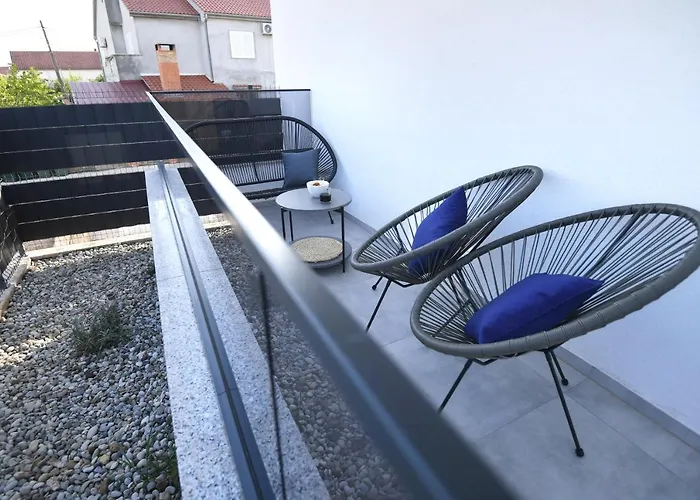 Garden Leoma With Free Parking!