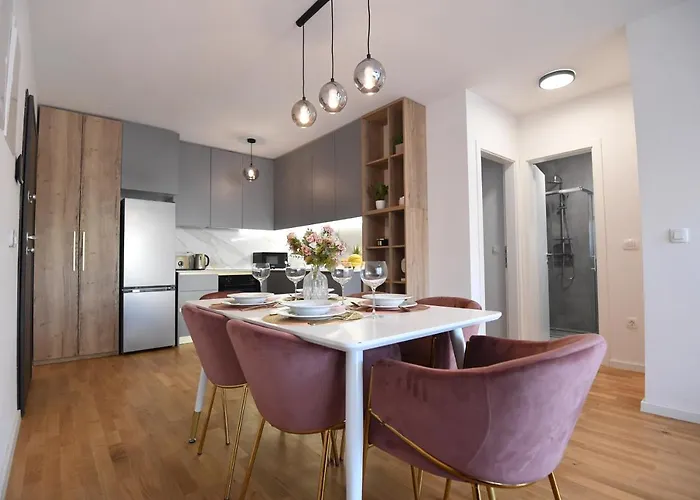 Garden Leoma With Free Parking! Apartment