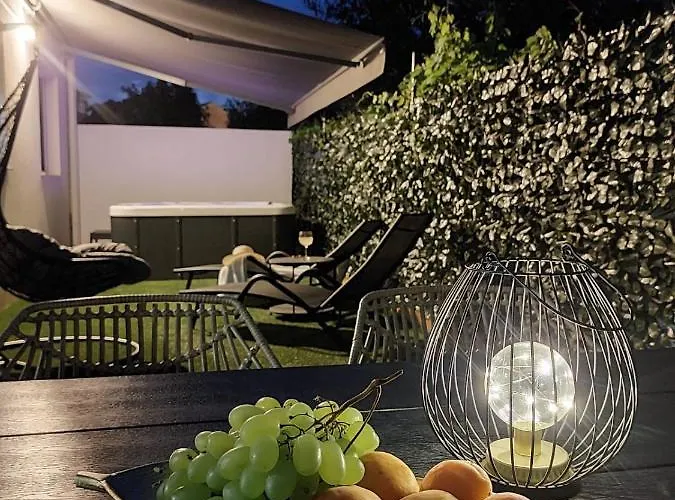 Garden Leoma With Free Parking!